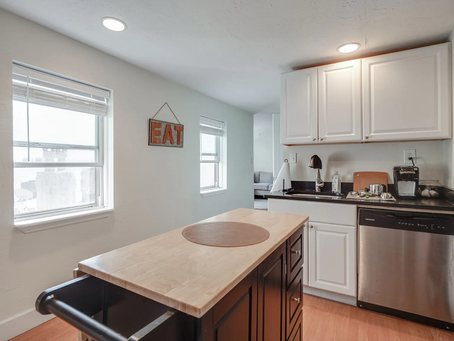 2 bed, 746 sqft, $3,500 — Photo 4