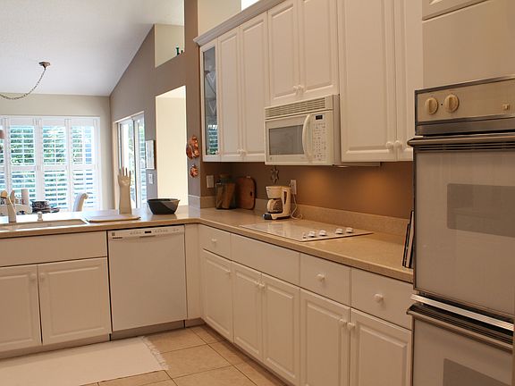 4th image of 10269 Allamanda Blvd