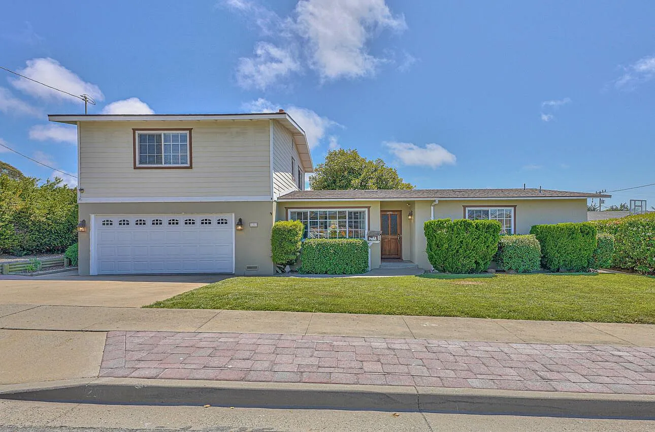 230 Michael Dr photo 1