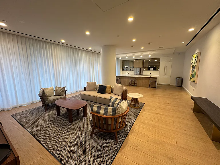 987 Queen St #2011 — Photo 25