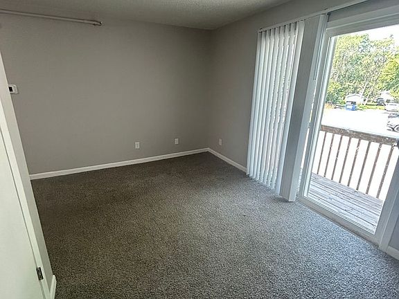 5th image of 1409 Sunset Dr #204