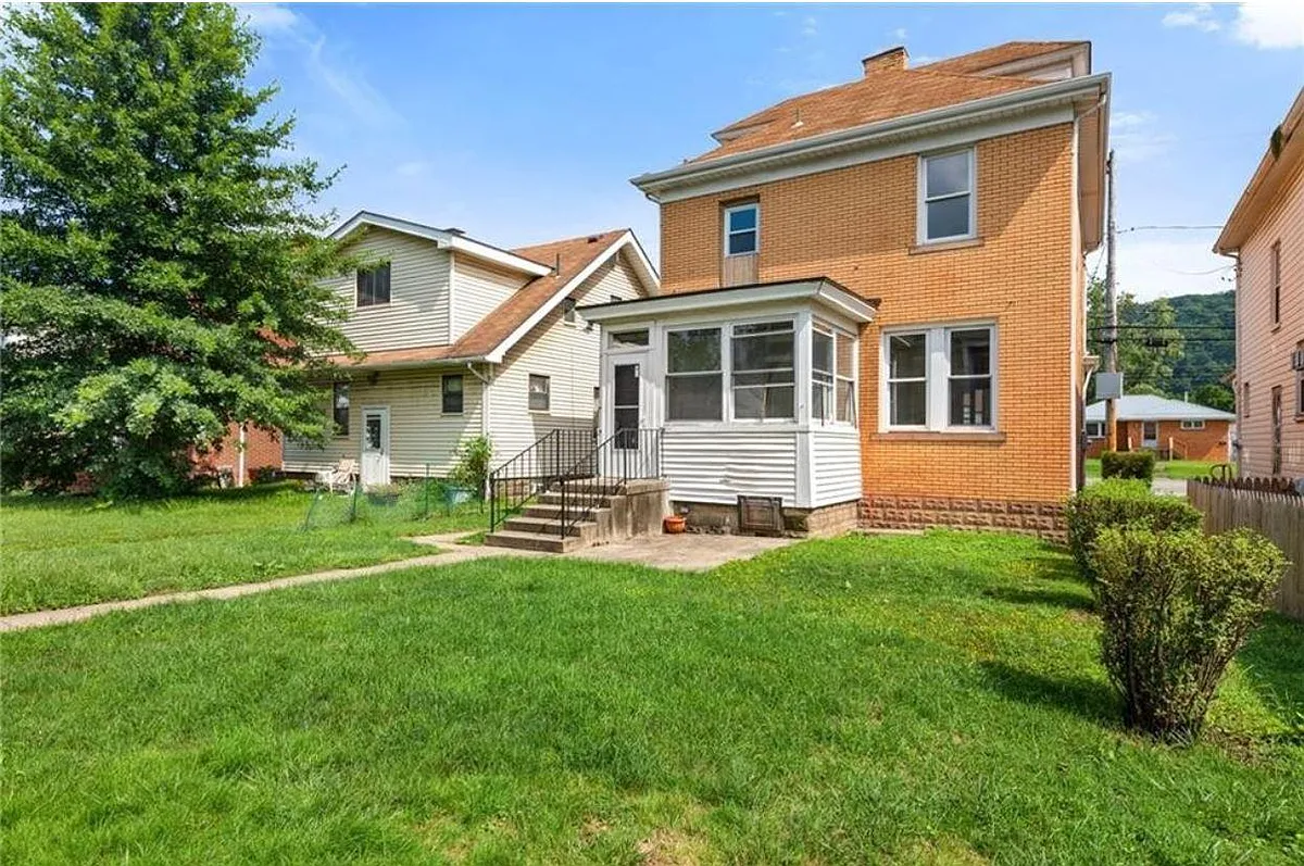 Building Photo - 7119 Grand Ave