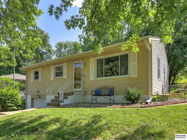 9405 Tomahawk Blvd, Omaha, NE 68134