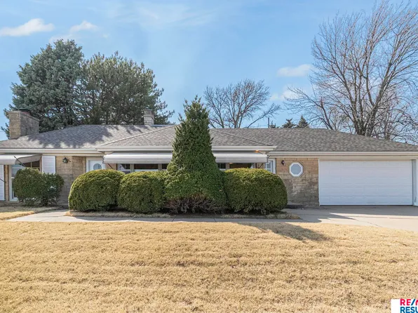 304 S 84th St, Omaha, NE 68114