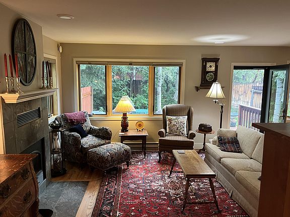 3rd image of 486 E Pearl Ave