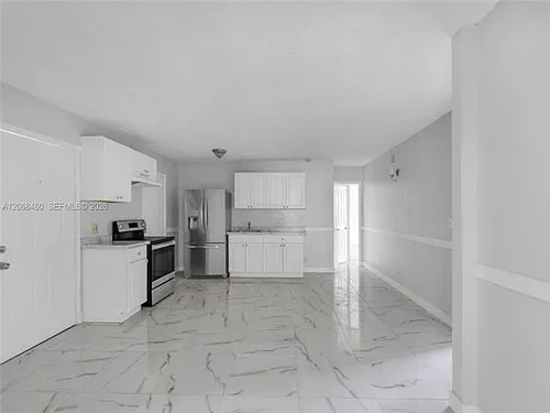 632 SW 16th Ave Photo 1