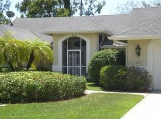 121 Brampton Ln, Naples, FL 34104