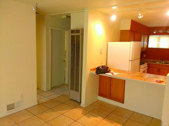 4th image of 240 Louisiana Blvd NE APT H