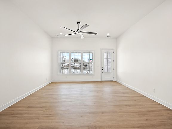 5th image of 600 Cripple Creek Cir