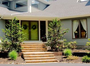 18 Sylvan Gln, Fairport, NY 14450