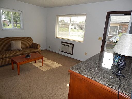 4th image of 4522 Waynedale Cir