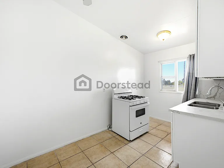 824 S 47th St — Photo 8