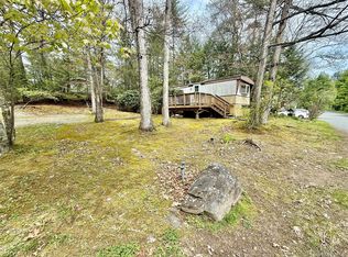 822 Lark Lane, Cuddebackville, NY 12729