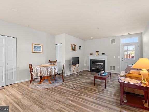 5th image of 2463 Wentworth Dr