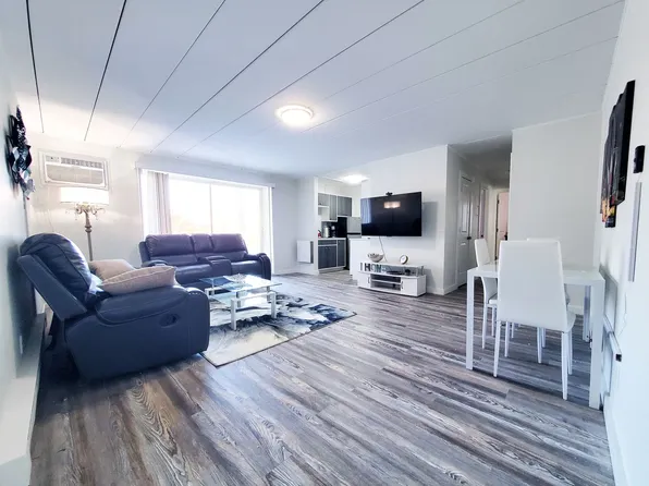 Smartland Shorewood Apartments