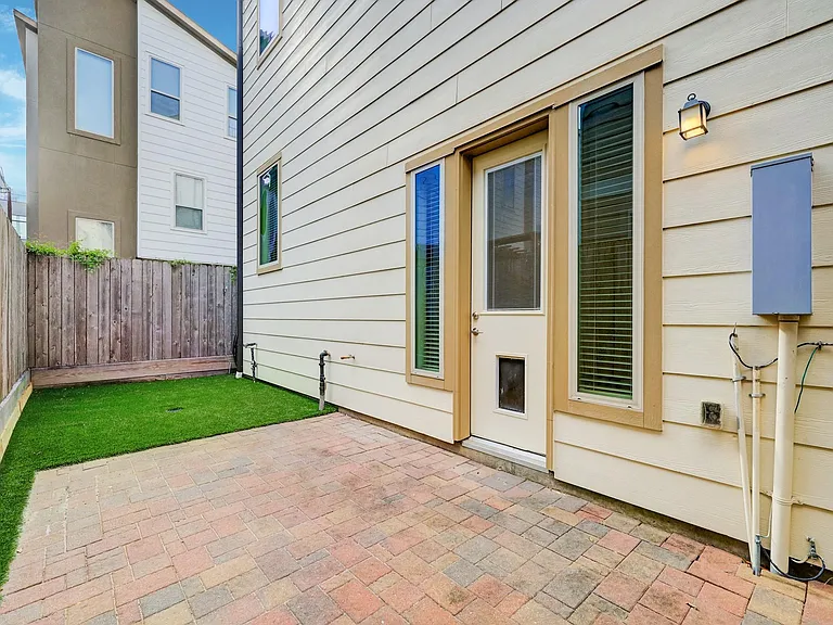 1518 Birdsall St #C — Photo 21