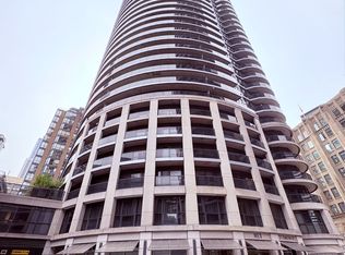 21 Carlton St #2603-C08, Toronto, ON M5B 1L3