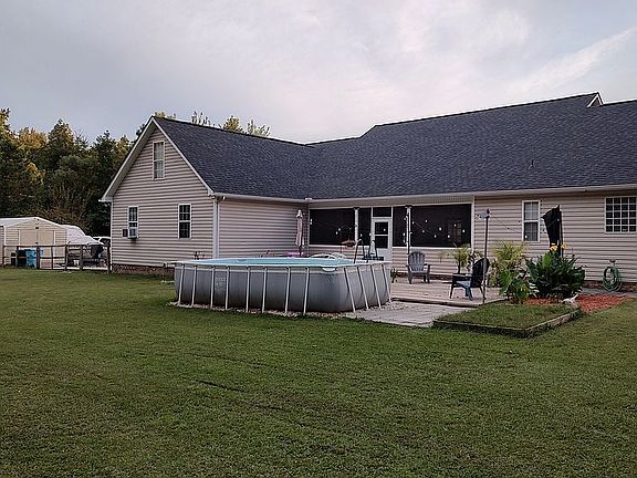 2nd image of 203 Santa Fe Trl