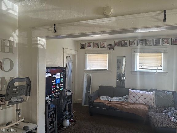 5th image of 12203 Farringdon Ave
