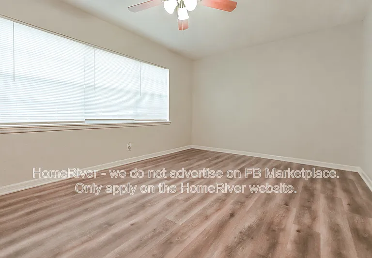 4523 Dolphin Dr — Photo 9