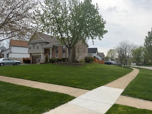 2101 Camden Ln, Hanover Park, IL 60133