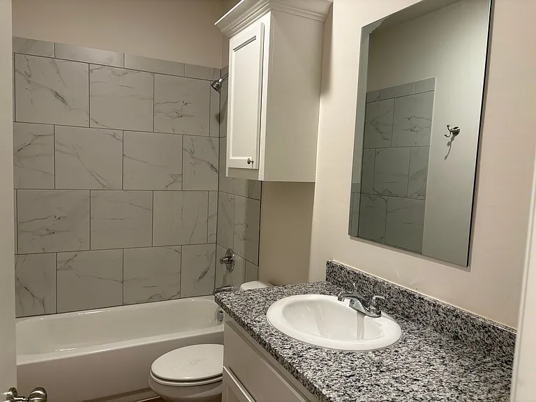 819 S Wilson Ave — Photo 9