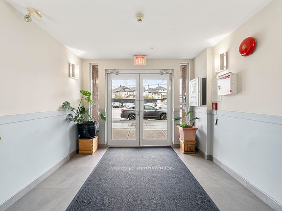 3rd image of 760 Kingsway #Penthouse 23