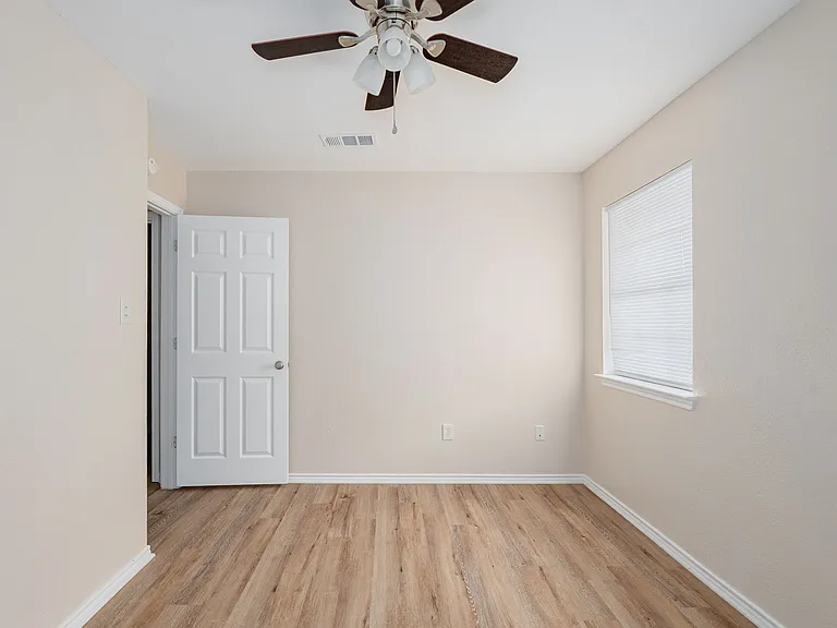 1803 Park Pl — Photo 5