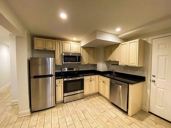 3rd image of 510 6th St NE #B
