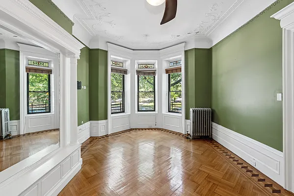 Rented by Compass | media 2