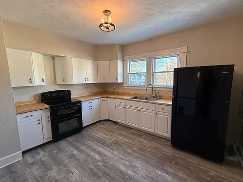 218 Riverside Dr #1 Photo 1