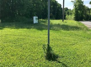 21 Pin Oak Dr, New Windsor, NY 12553