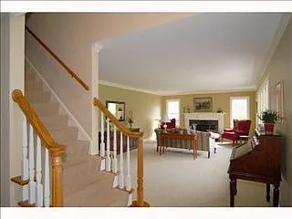 2545 Onandaga Dr photo 1
