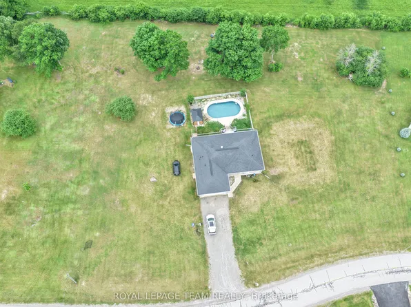281 Bristow Dr, Montague, ON K7A 5B8