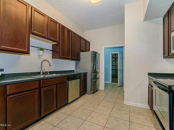 5th image of 13835 Herons Landing Way APT 1