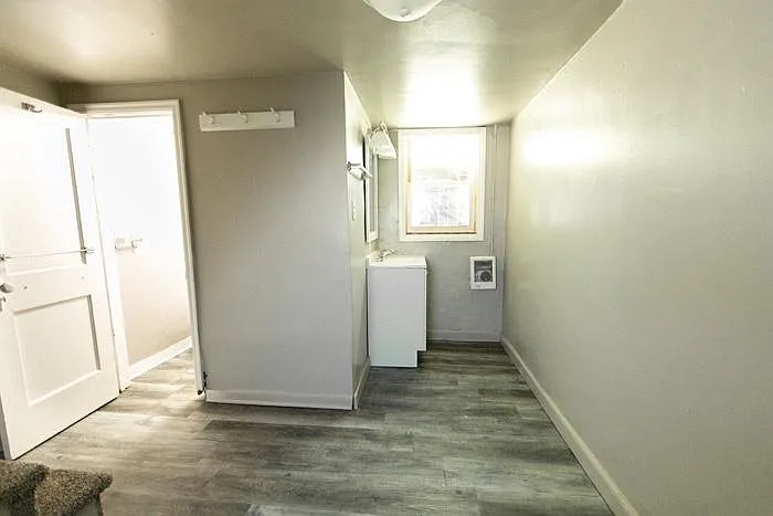 601 E 2nd Ave #6 — Photo 11