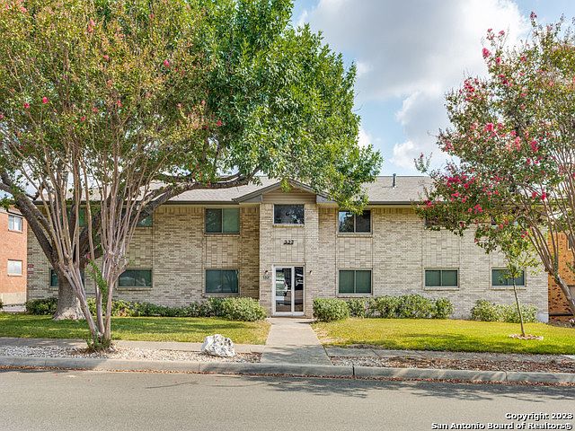 1st image of 223 W SILVER SANDS DR #2