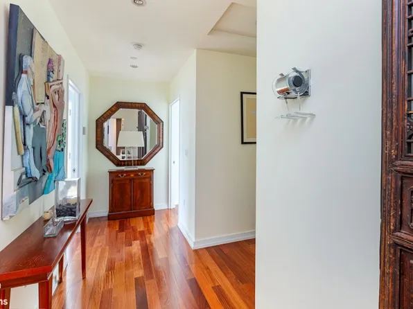 60 East 55th Street image 11 of 28