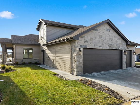 2nd image of 2302 S 176th Ct