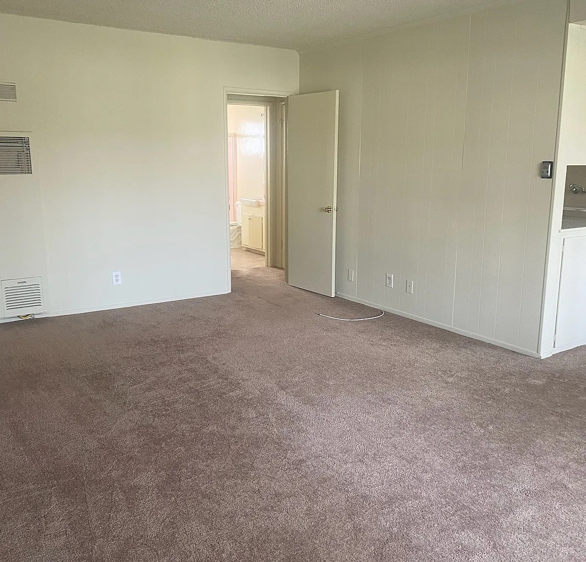 12405 Weddington St — Photo 2