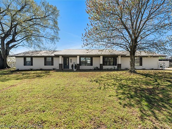 3rd image of 1343 Richmond Rd