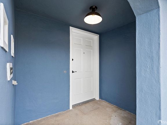4th image of 2467 42nd Ave