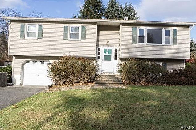1st image of 204 Summit Dr