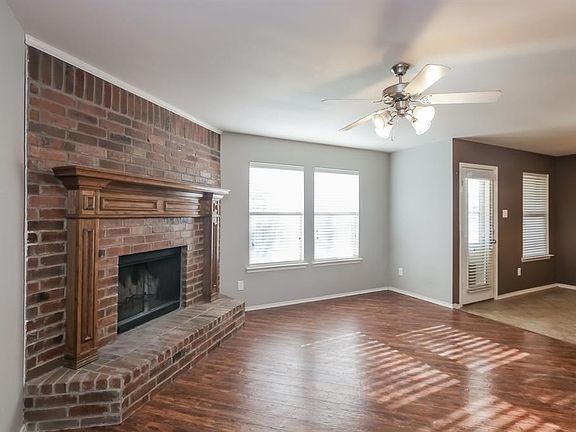 2nd image of 2028 Club Oak Dr