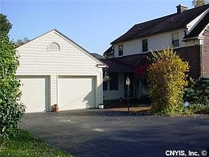 3rd image of 2608 W Genesee St