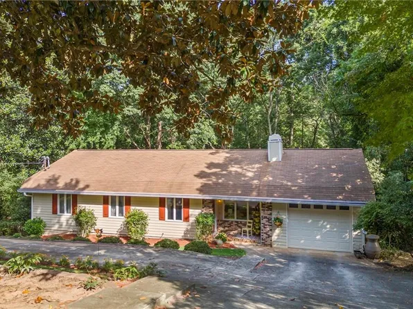 684 Honeysuckle Rd, Gainesville, GA 30501