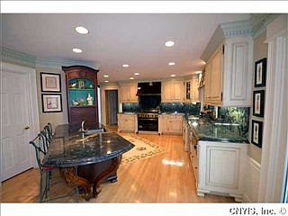 3rd image of 4916 Tanglewood Ln