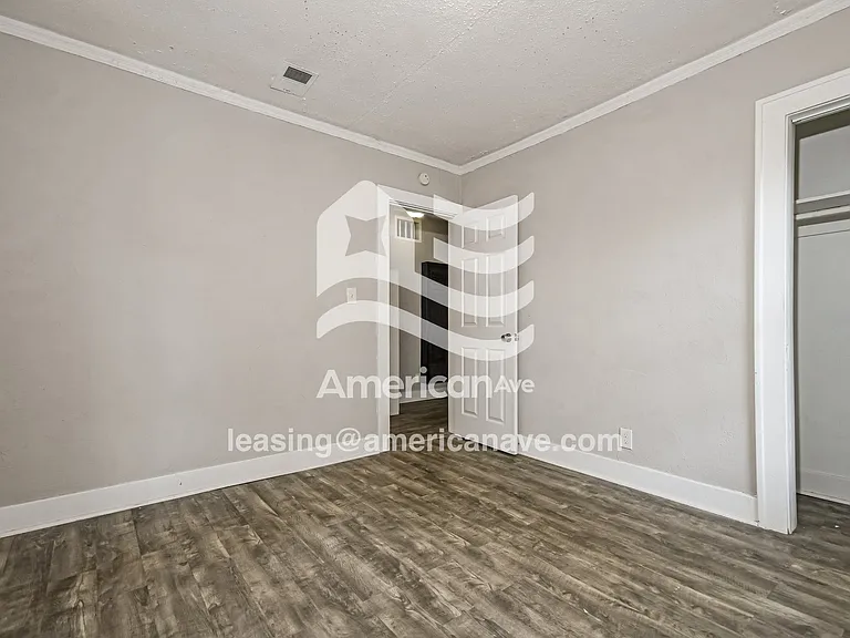 15056_009_main_bedroom_10.jpg