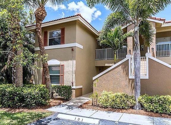2nd image of 6870 Huntington Lakes Cir APT 201