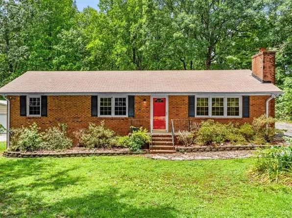 6630 Hunt Rd, Pleasant Garden, NC 27313